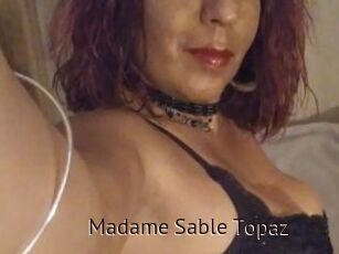 Madame_Sable_Topaz