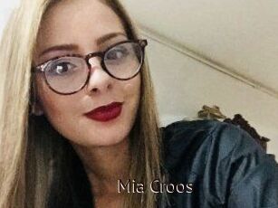 Mia_Croos