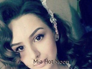 Mia_Hot_Moon