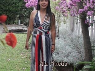Mia_Pineda