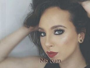 Mia_cum