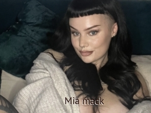 Mia_mack