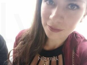 Mia_milk