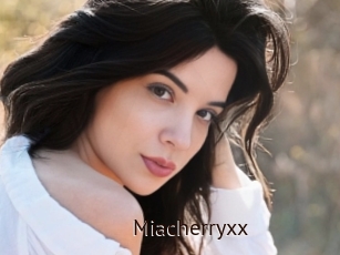 Miacherryxx