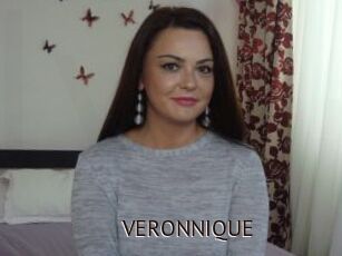 VERONNIQUE_